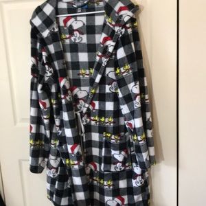 Peanuts comfy cozy hooded bathrobe.  L/XL